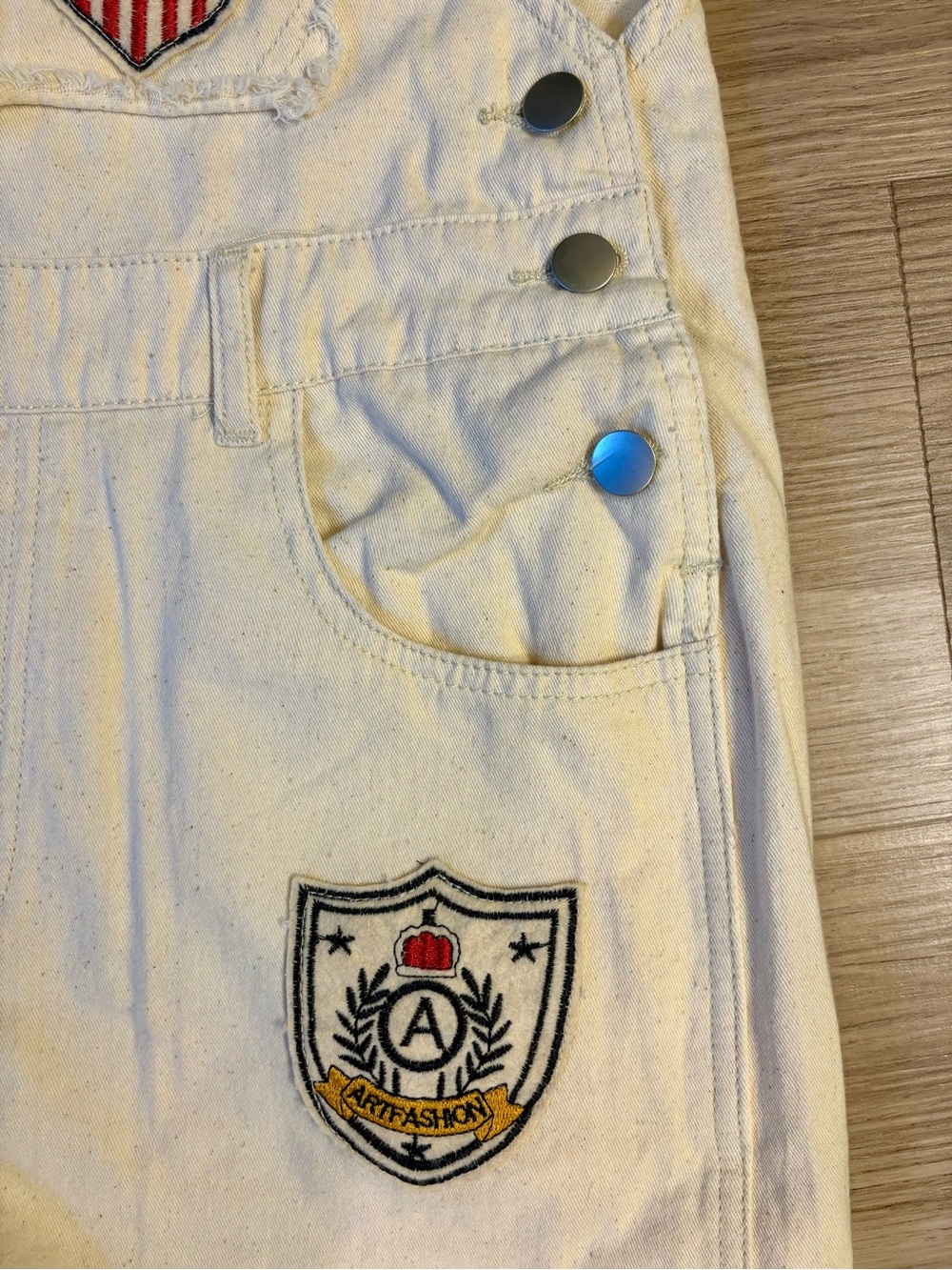 NWOT POL Cream Patch Short Overalls Small - Picture 5 of 8